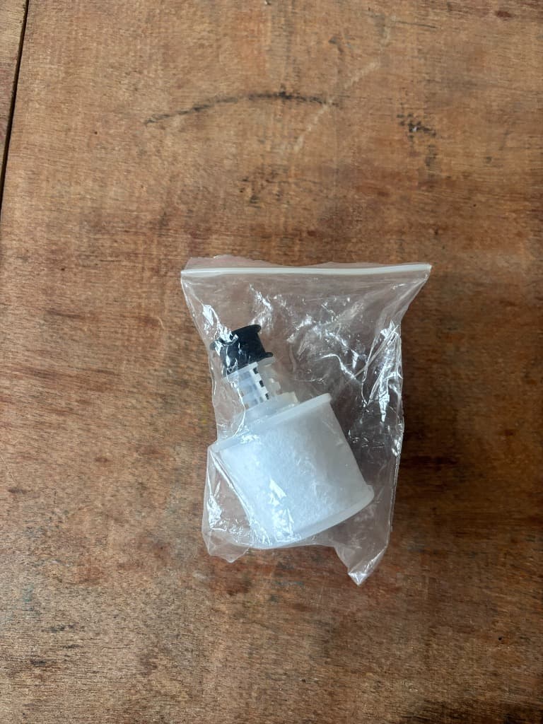 Lọc Ure (Lọc Dung Dịch Xử Lý Khí Thải) Xe Đầu Kéo FAW JH6